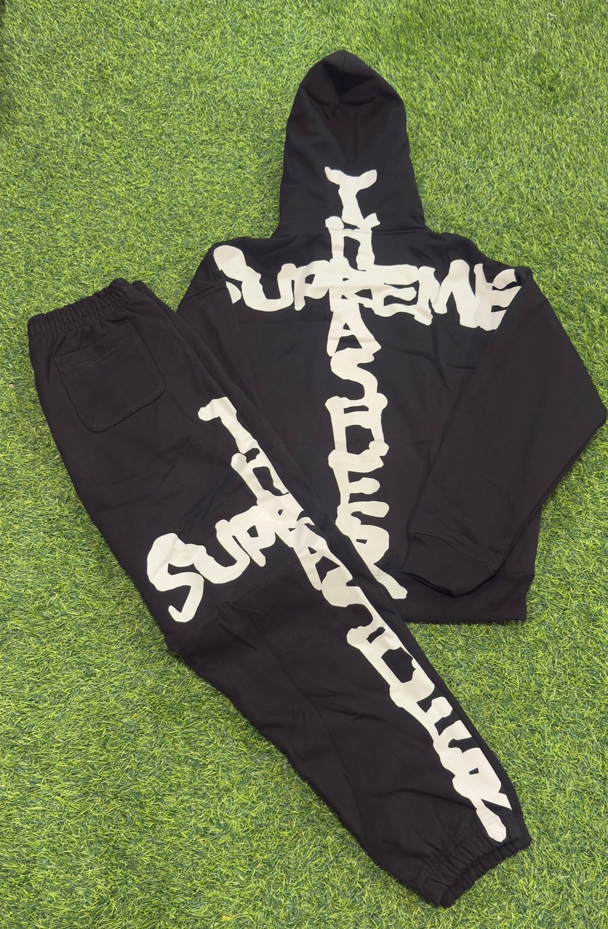 Supreme thrasher sets